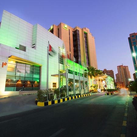 Holiday Inn - Suites Kuwait Salmiya By Ihg Kuwait City Esterno foto