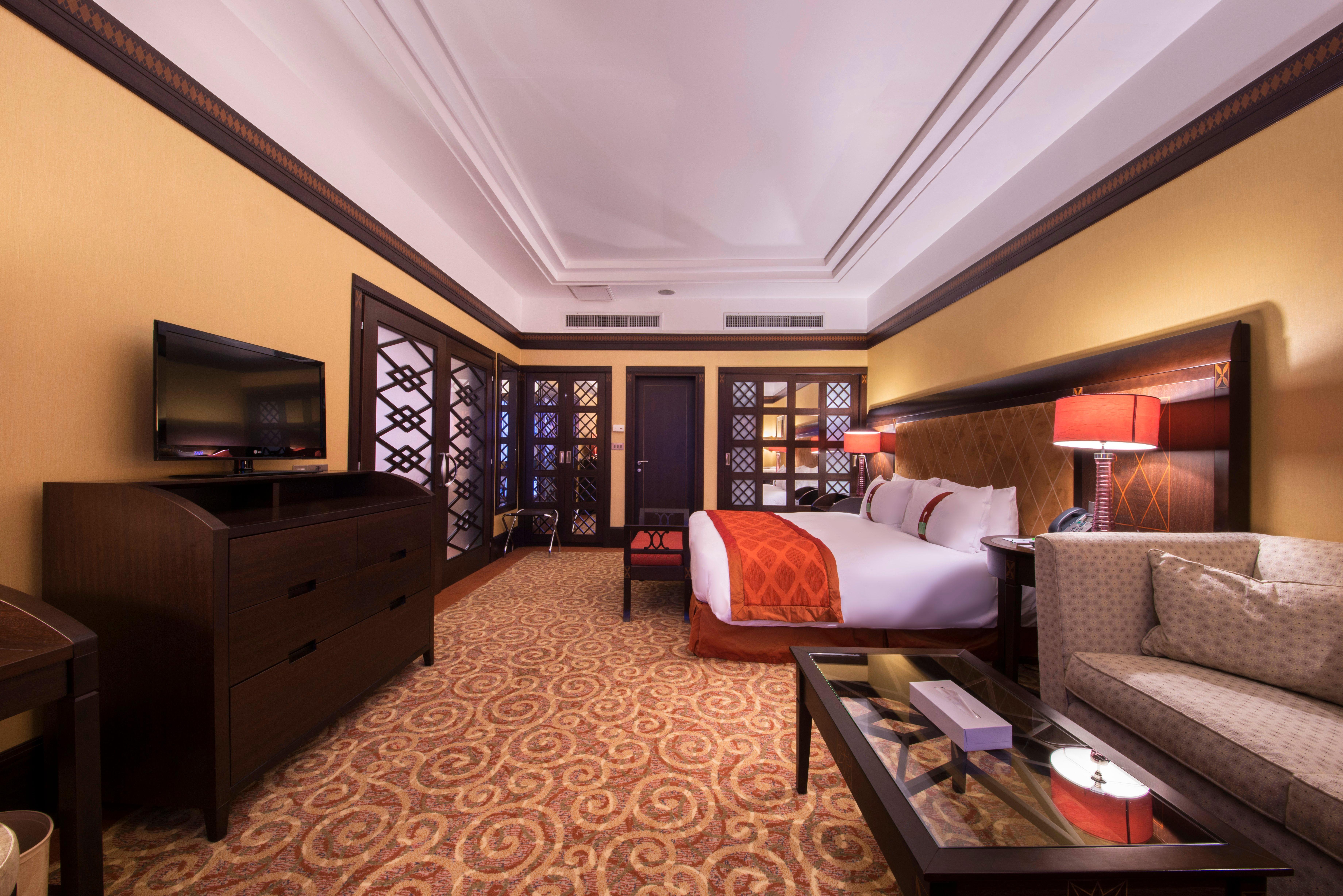Holiday Inn - Suites Kuwait Salmiya By Ihg Kuwait City Esterno foto
