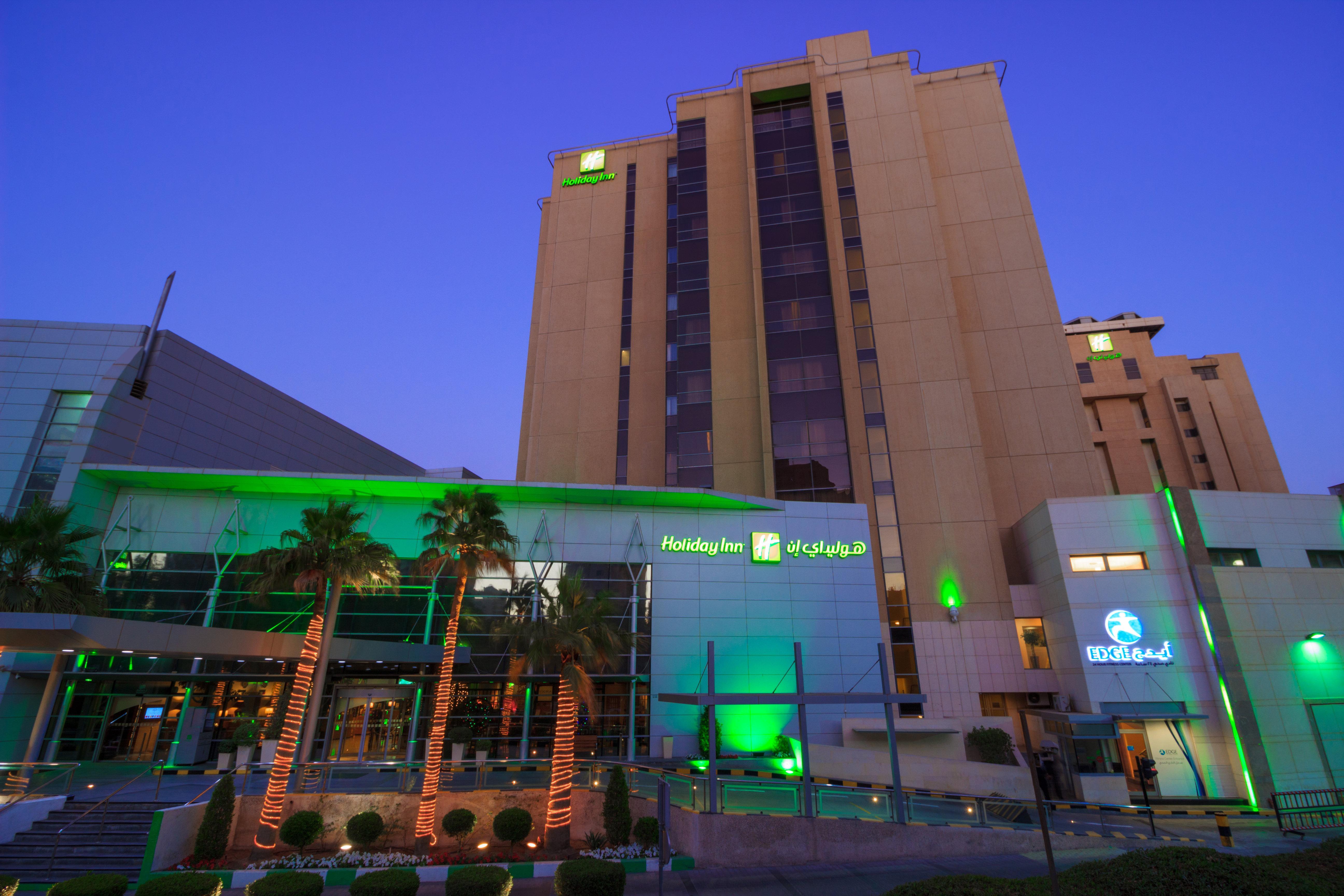 Holiday Inn - Suites Kuwait Salmiya By Ihg Kuwait City Esterno foto
