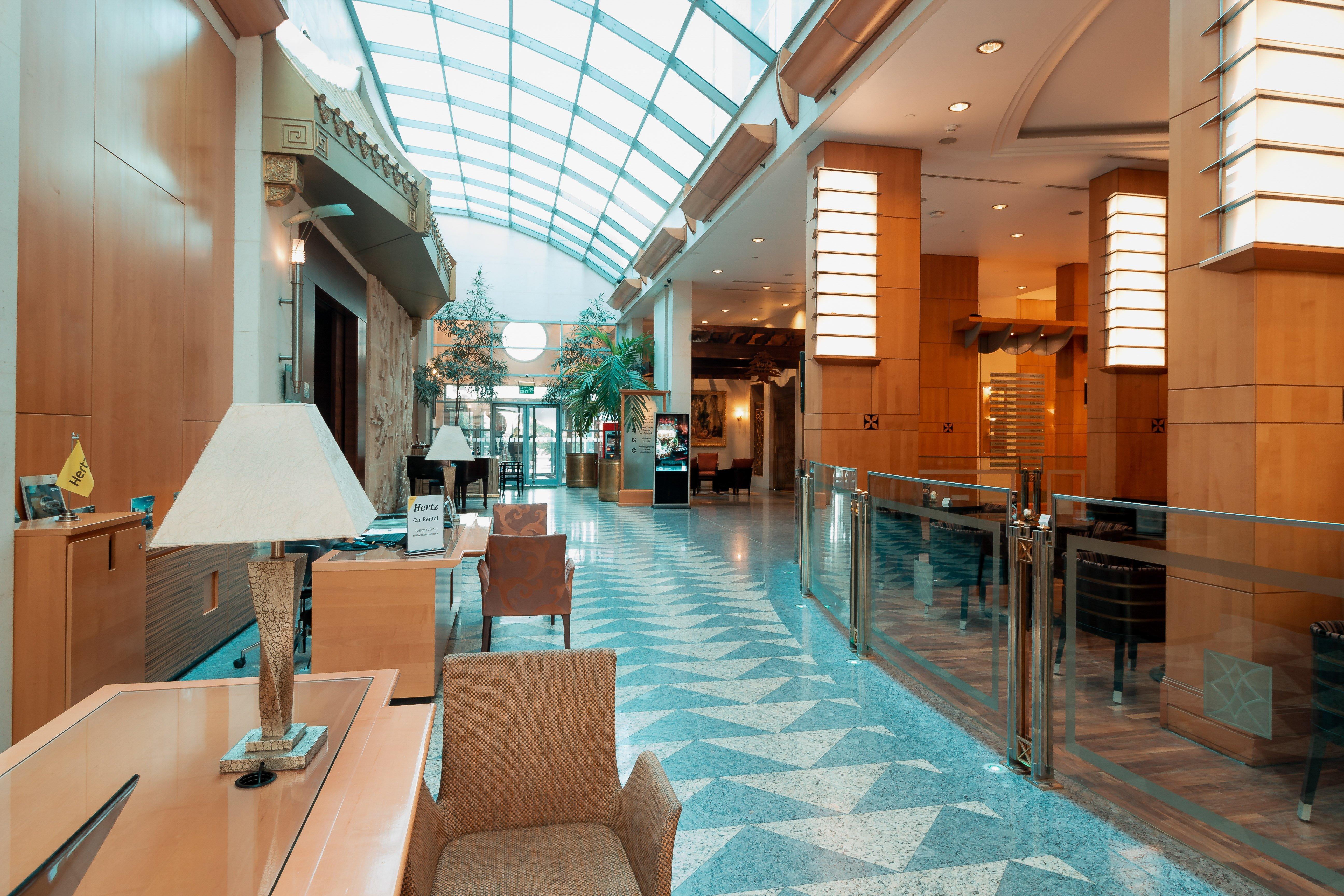 Holiday Inn - Suites Kuwait Salmiya By Ihg Kuwait City Esterno foto