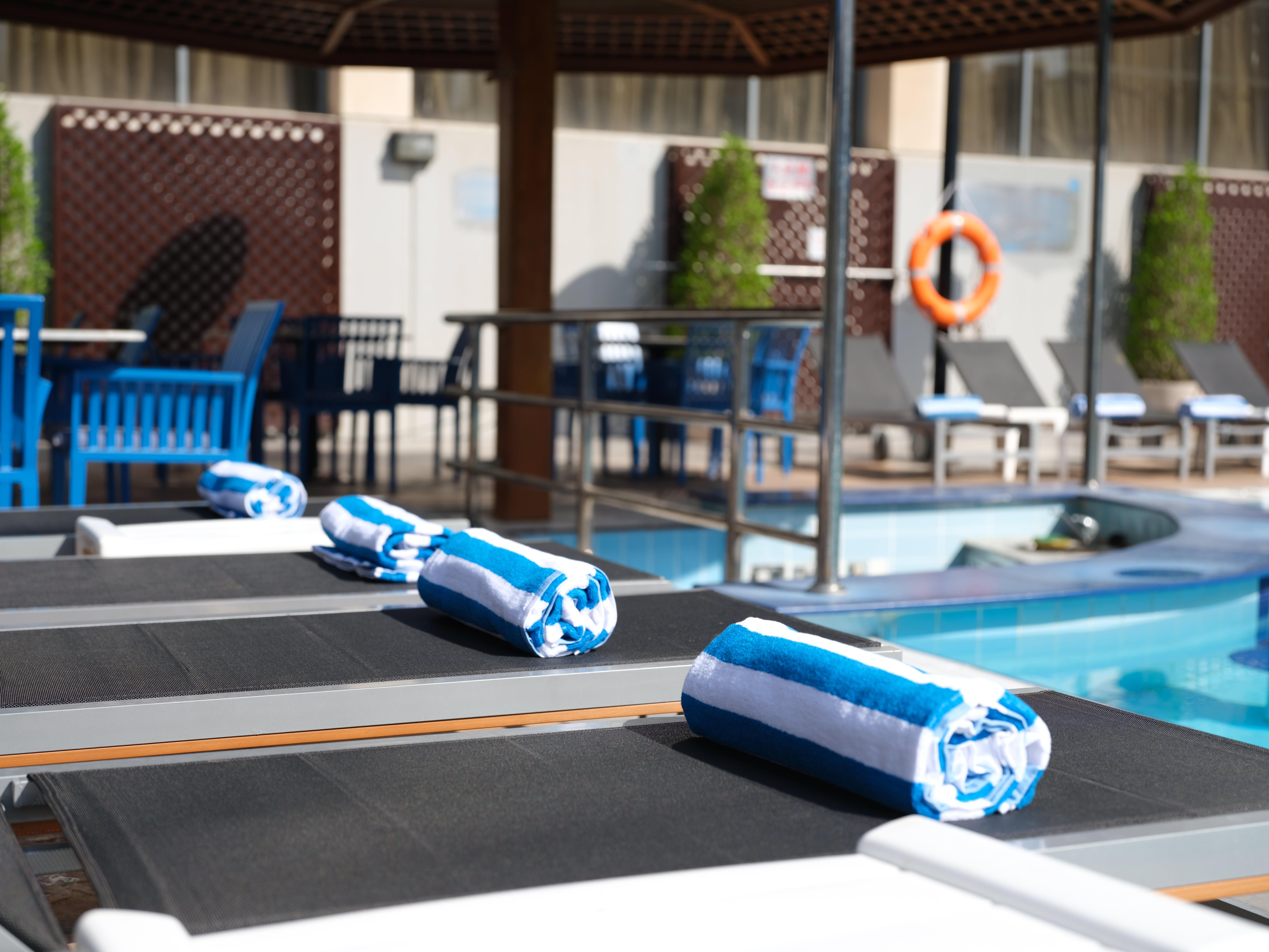 Holiday Inn - Suites Kuwait Salmiya By Ihg Kuwait City Esterno foto