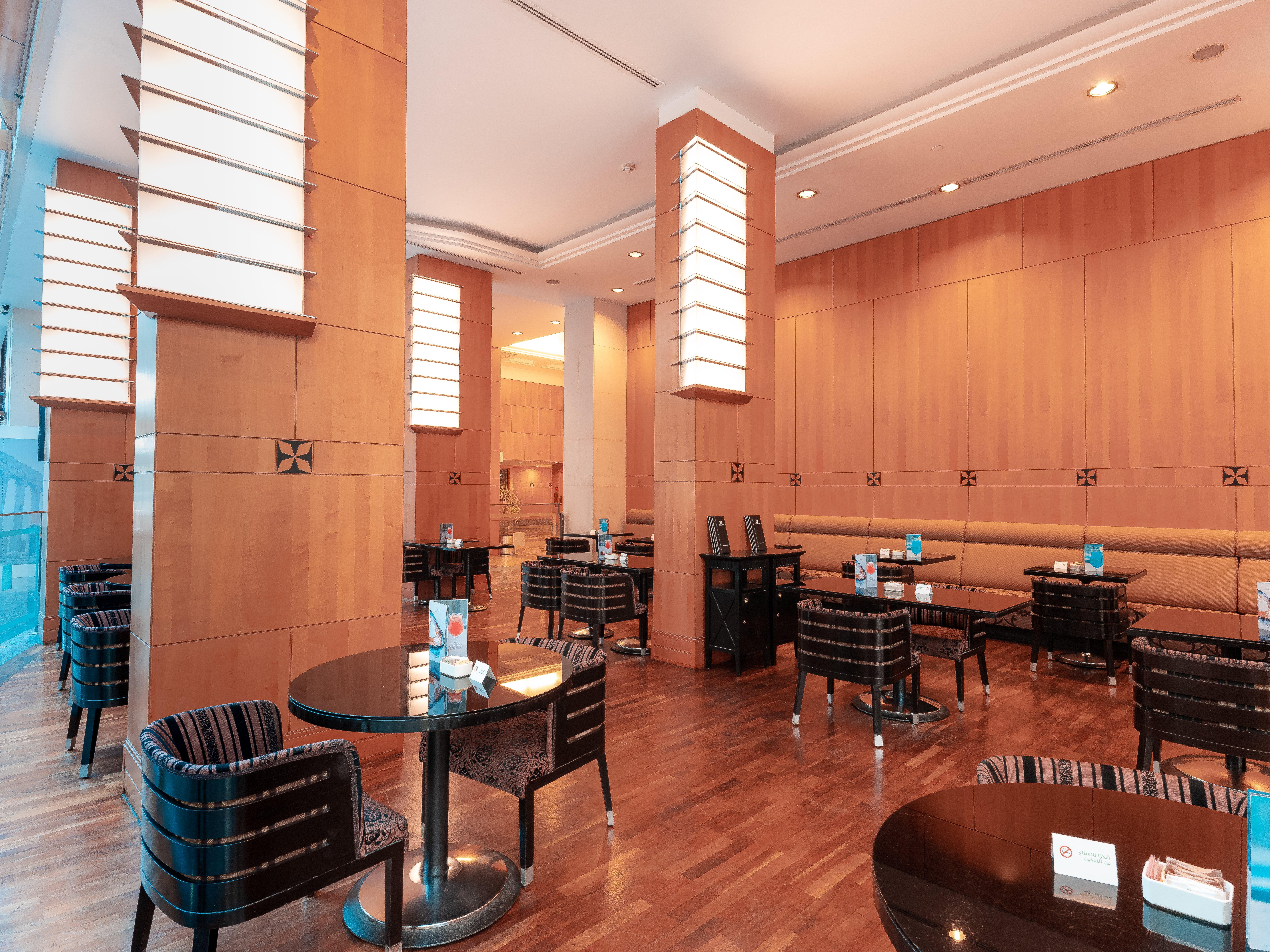 Holiday Inn - Suites Kuwait Salmiya By Ihg Kuwait City Esterno foto