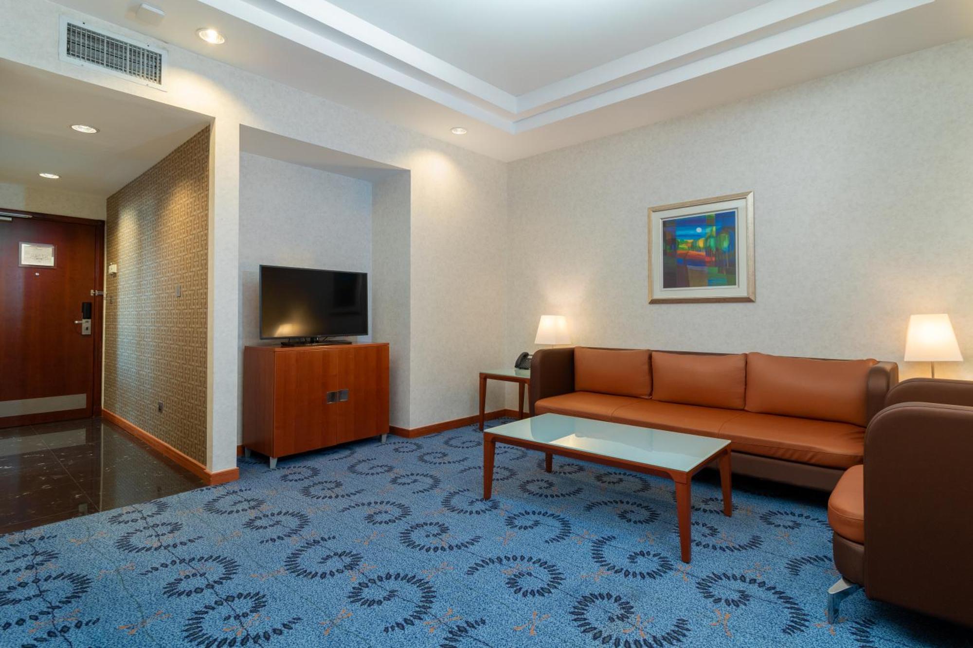 Holiday Inn - Suites Kuwait Salmiya By Ihg Kuwait City Esterno foto